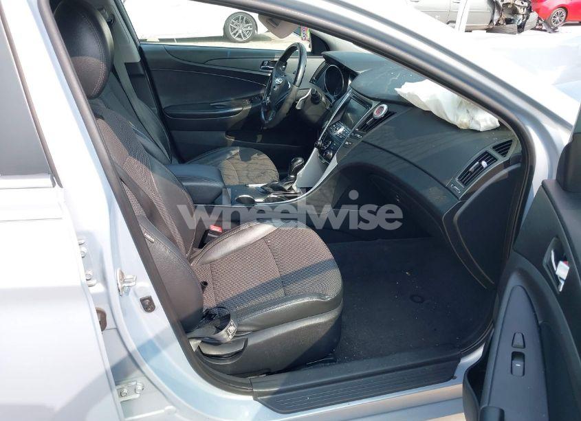 Photo 5 of 2012 Hyundai Sonata SE (VIN 5NPEC4ACXCH381232)