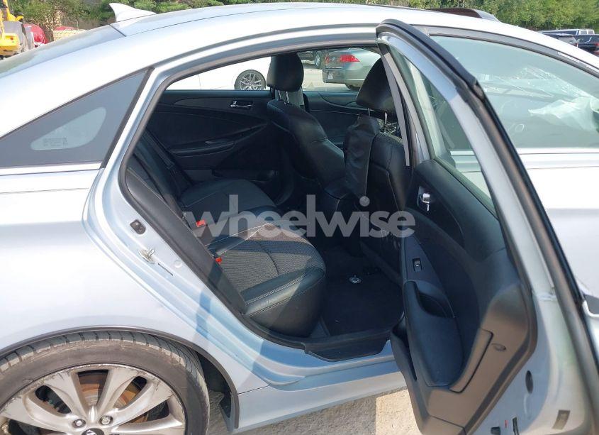 Photo 8 of 2012 Hyundai Sonata SE (VIN 5NPEC4ACXCH381232)