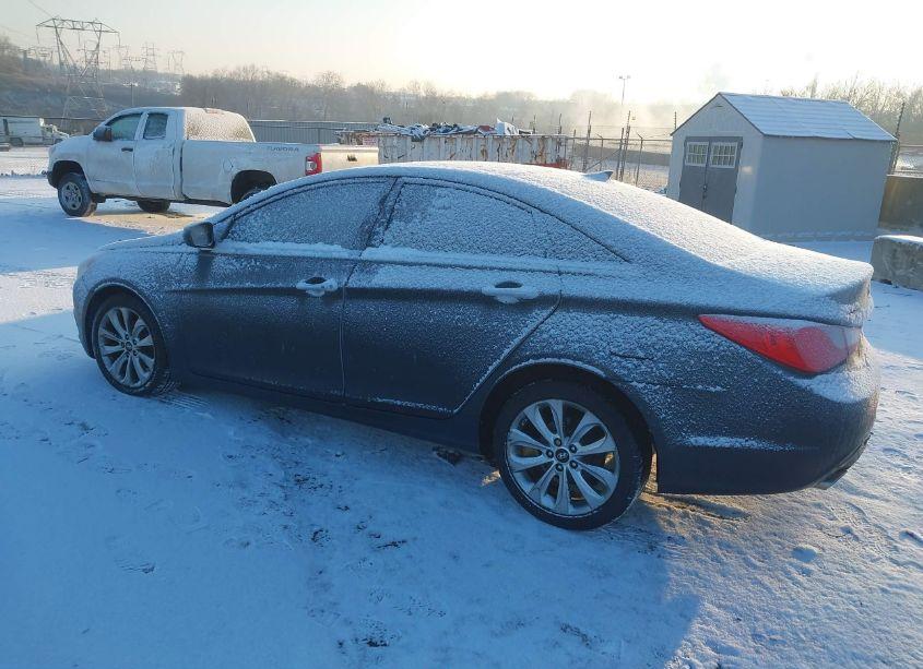 Photo 3 of 2012 Hyundai Sonata SE (VIN 5NPEC4ACXCH385555)