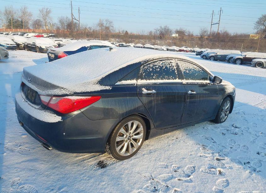 Photo 4 of 2012 Hyundai Sonata SE (VIN 5NPEC4ACXCH385555)