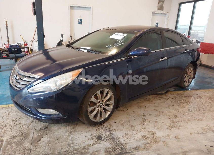 Photo 2 of 2012 Hyundai Sonata SE (VIN 5NPEC4ACXCH412592)