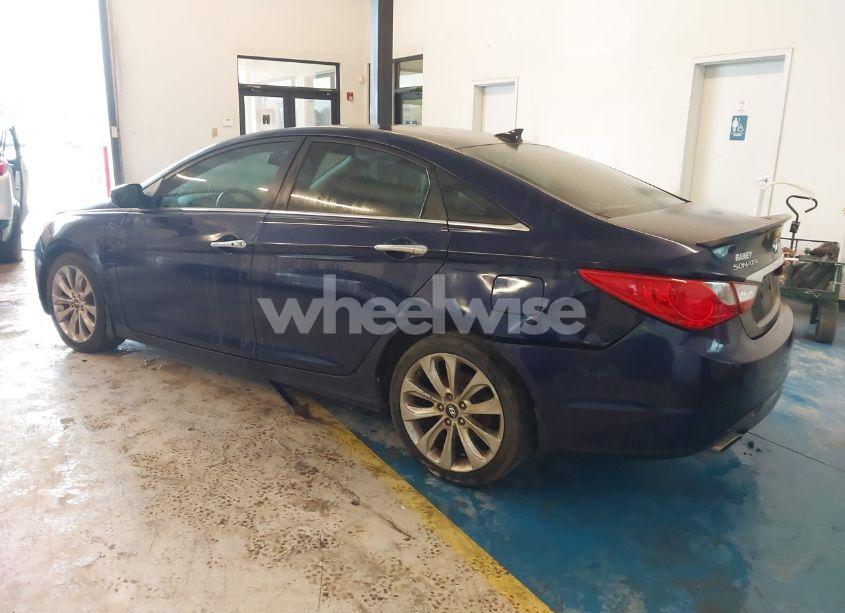 Photo 3 of 2012 Hyundai Sonata SE (VIN 5NPEC4ACXCH412592)