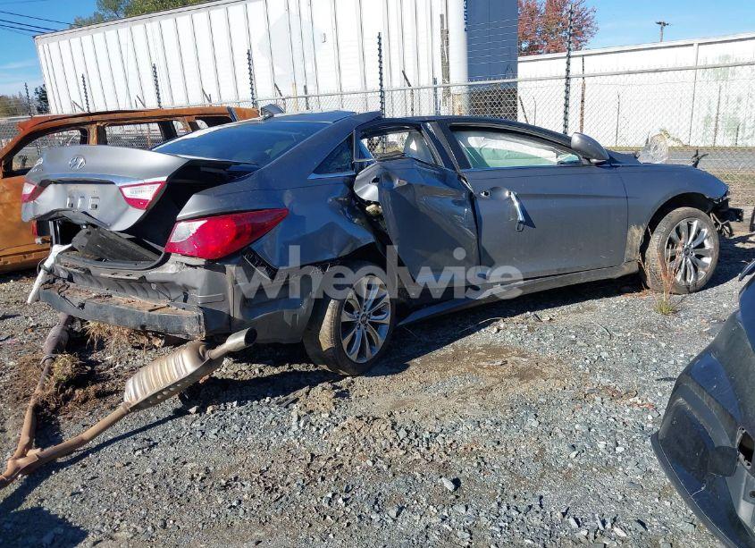 Photo 4 of 2012 Hyundai Sonata SE (VIN 5NPEC4ACXCH456737)