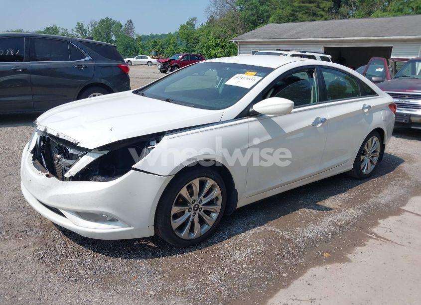 Photo 2 of 2012 Hyundai Sonata SE (VIN 5NPEC4ACXCH463316)