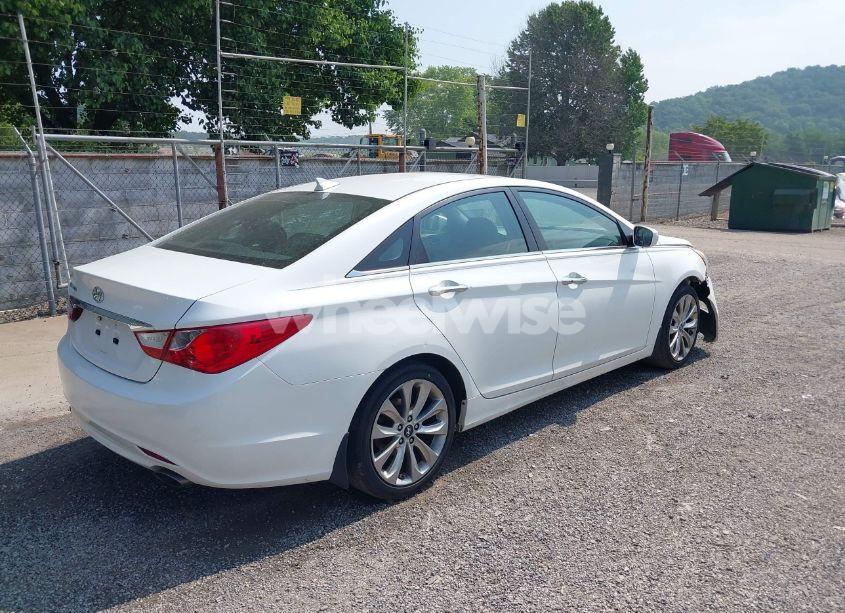 Photo 4 of 2012 Hyundai Sonata SE (VIN 5NPEC4ACXCH463316)