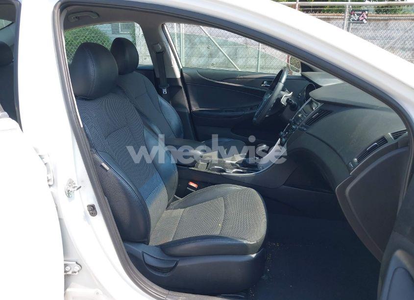 Photo 5 of 2012 Hyundai Sonata SE (VIN 5NPEC4ACXCH463316)