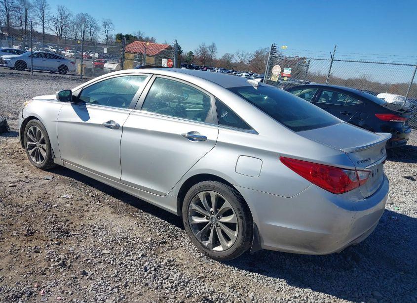 Photo 3 of 2013 Hyundai Sonata SE (VIN 5NPEC4ACXDH579388)
