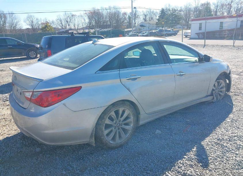 Photo 4 of 2013 Hyundai Sonata SE (VIN 5NPEC4ACXDH579388)