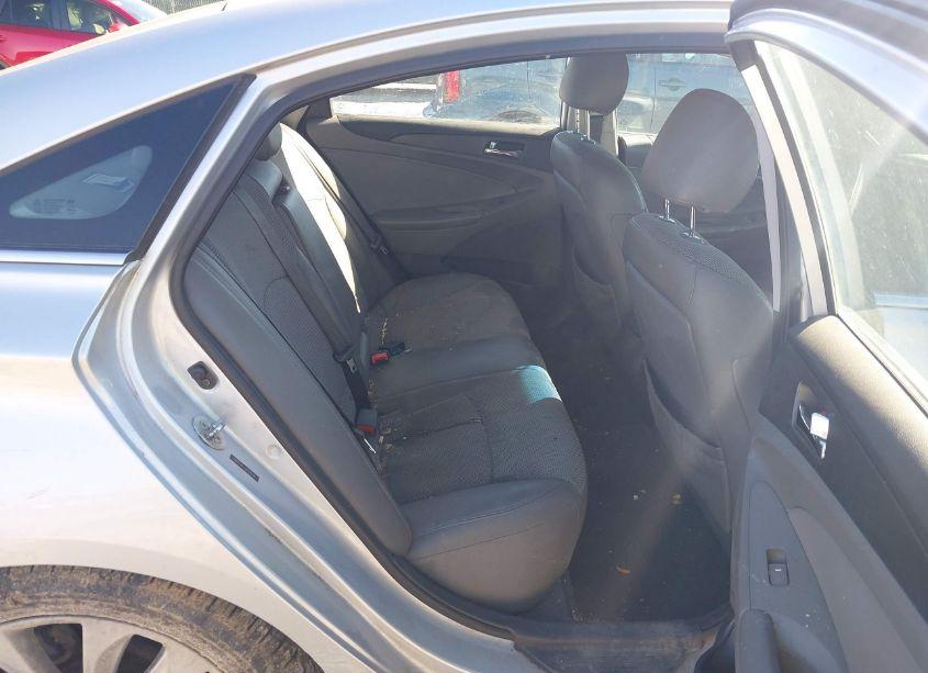 Photo 8 of 2013 Hyundai Sonata SE (VIN 5NPEC4ACXDH579388)
