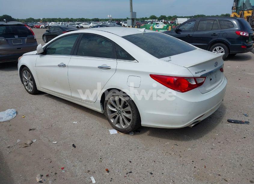 Photo 3 of 2013 Hyundai Sonata SE (VIN 5NPEC4ACXDH612048)