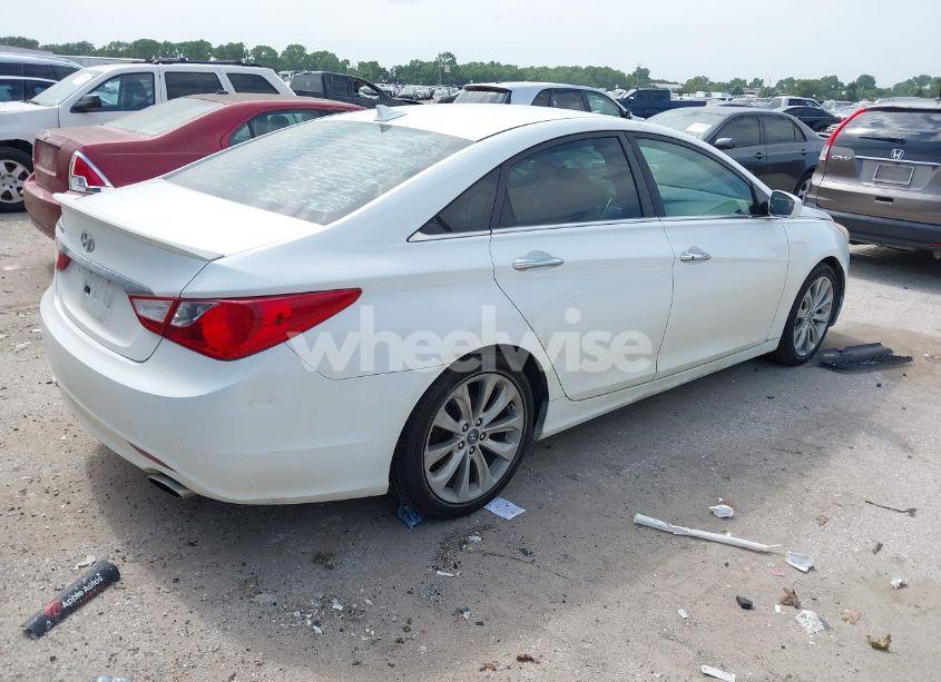 Photo 4 of 2013 Hyundai Sonata SE (VIN 5NPEC4ACXDH612048)