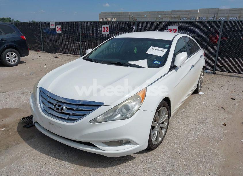 Photo 6 of 2013 Hyundai Sonata SE (VIN 5NPEC4ACXDH612048)