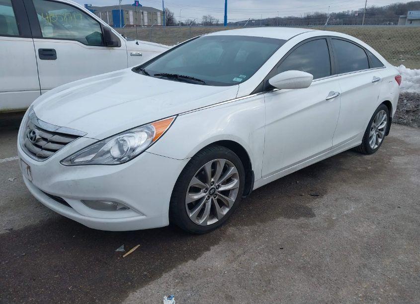 Photo 2 of 2013 Hyundai Sonata SE (VIN 5NPEC4ACXDH676882)