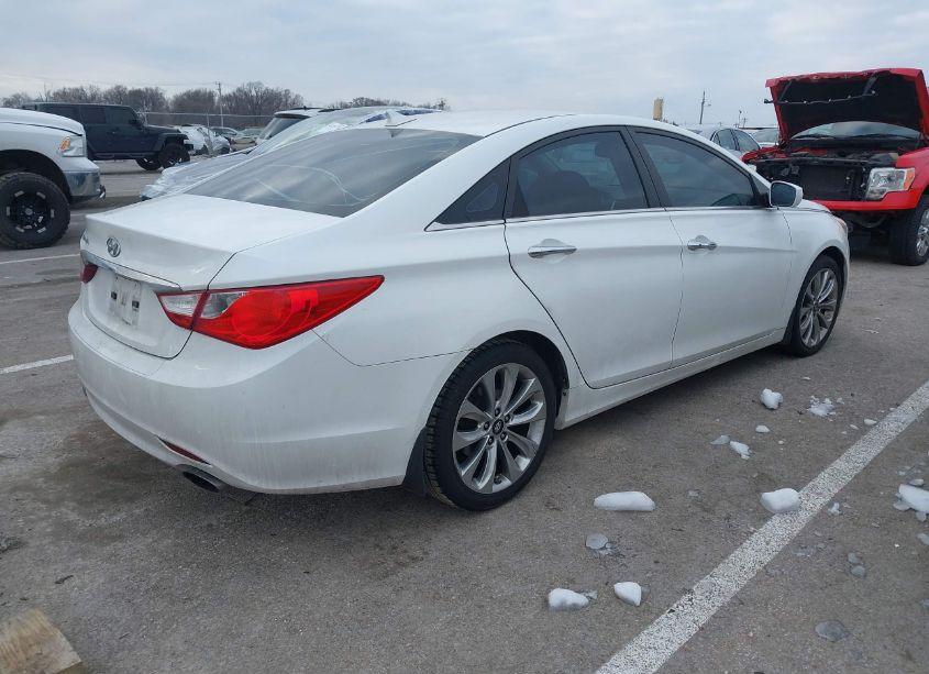Photo 4 of 2013 Hyundai Sonata SE (VIN 5NPEC4ACXDH676882)
