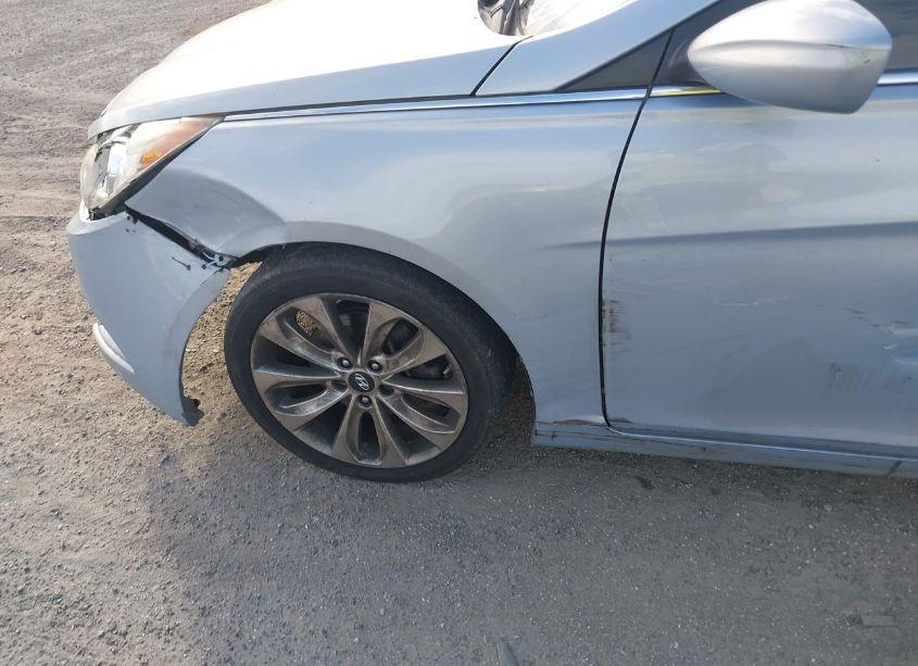 Photo 13 of 2013 Hyundai Sonata SE (VIN 5NPEC4ACXDH772138)