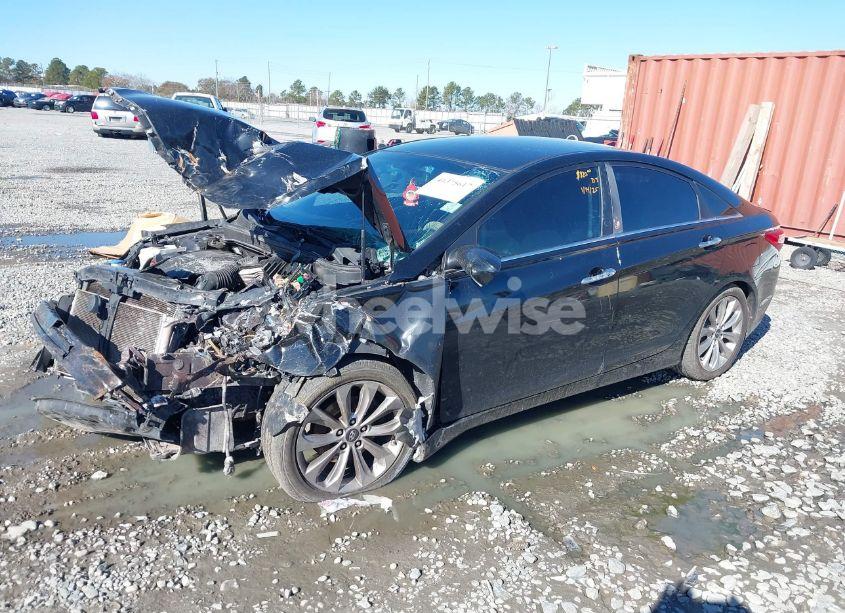 Photo 2 of 2013 Hyundai Sonata SE (VIN 5NPEC4ACXDH783415)