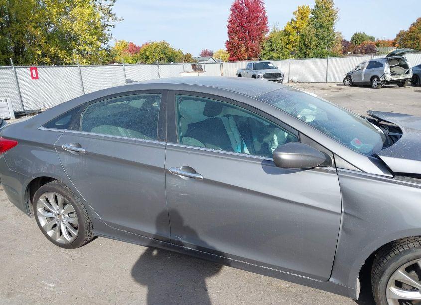 Photo 12 of 2013 Hyundai Sonata SE (VIN 5NPEC4ACXDH787352)