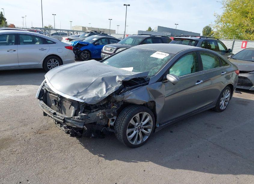 Photo 2 of 2013 Hyundai Sonata SE (VIN 5NPEC4ACXDH787352)