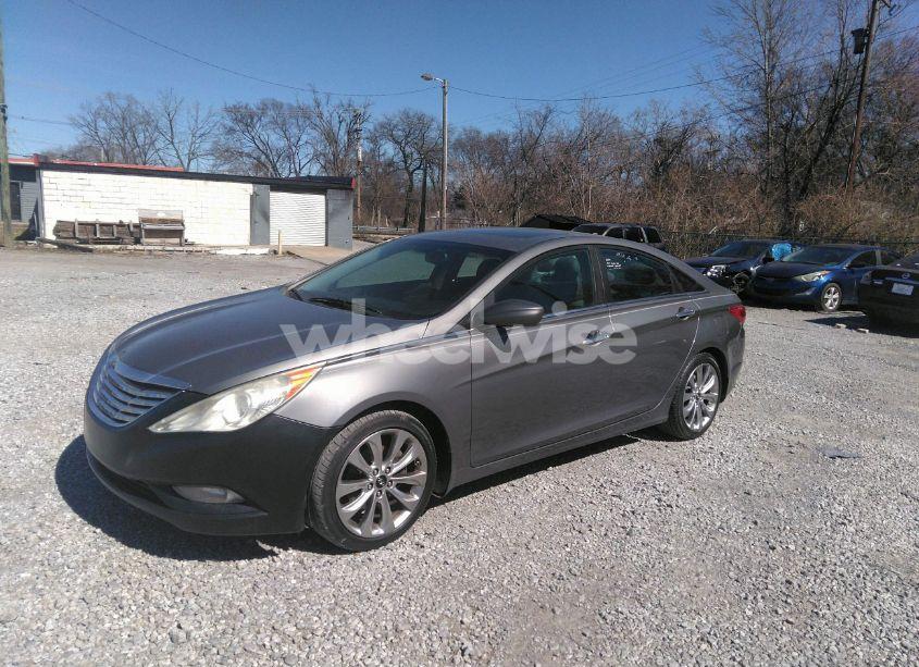 Photo 2 of 2013 Hyundai Sonata SE (VIN 5NPEC4ACXDH806756)