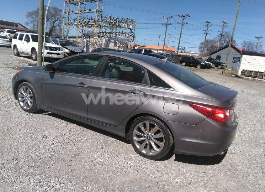 Photo 3 of 2013 Hyundai Sonata SE (VIN 5NPEC4ACXDH806756)