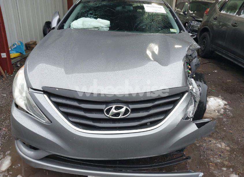 Photo 10 of 2014 Hyundai Sonata SE (VIN 5NPEC4ACXEH825499)