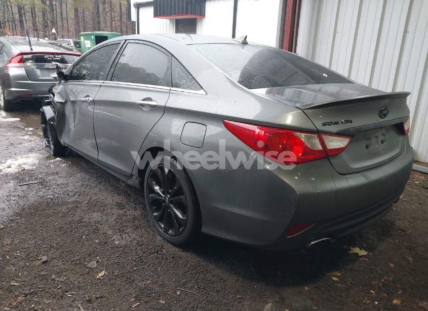 Photo 3 of 2014 Hyundai Sonata SE (VIN 5NPEC4ACXEH825499)