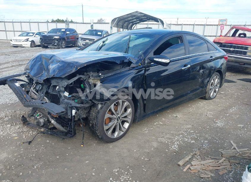 Photo 2 of 2014 Hyundai Sonata SE (VIN 5NPEC4ACXEH827575)