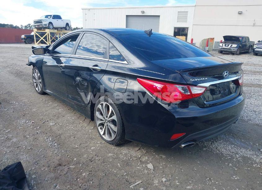 Photo 3 of 2014 Hyundai Sonata SE (VIN 5NPEC4ACXEH827575)
