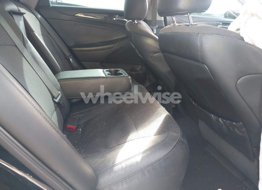 Photo 8 of 2014 Hyundai Sonata SE (VIN 5NPEC4ACXEH827575)