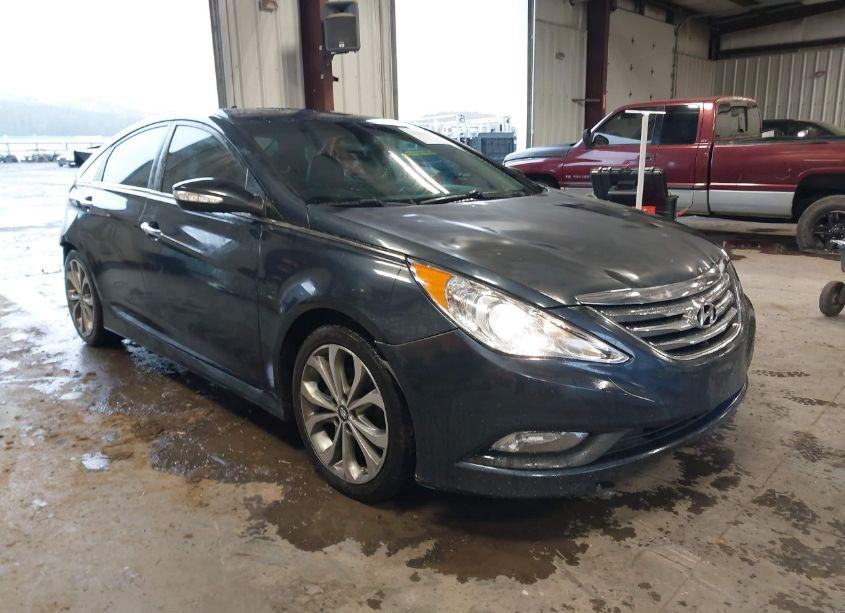 2014 Hyundai Sonata SE (VIN 5NPEC4ACXEH835255) main photo
