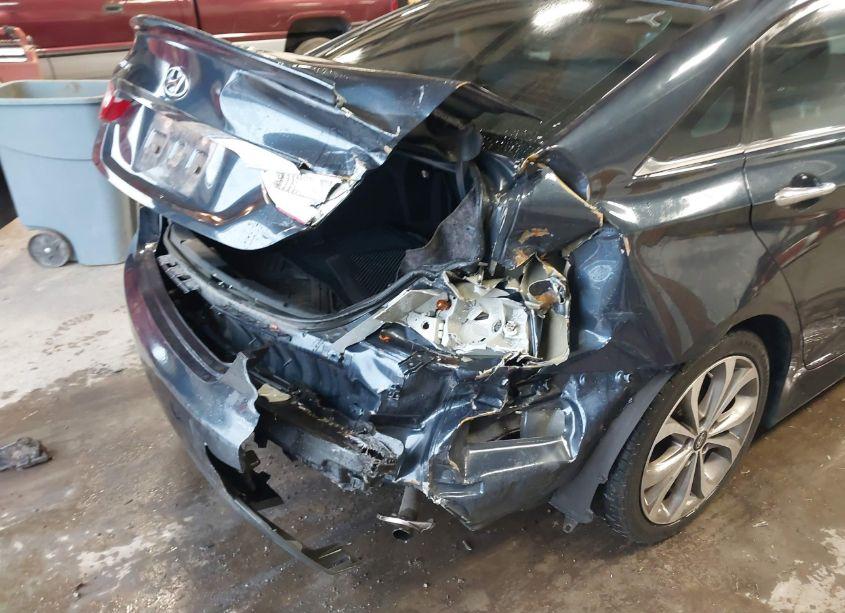 Photo 6 of 2014 Hyundai Sonata SE (VIN 5NPEC4ACXEH835255)