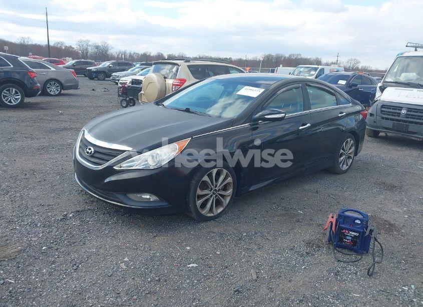 Photo 2 of 2014 Hyundai Sonata SE (VIN 5NPEC4ACXEH911797)