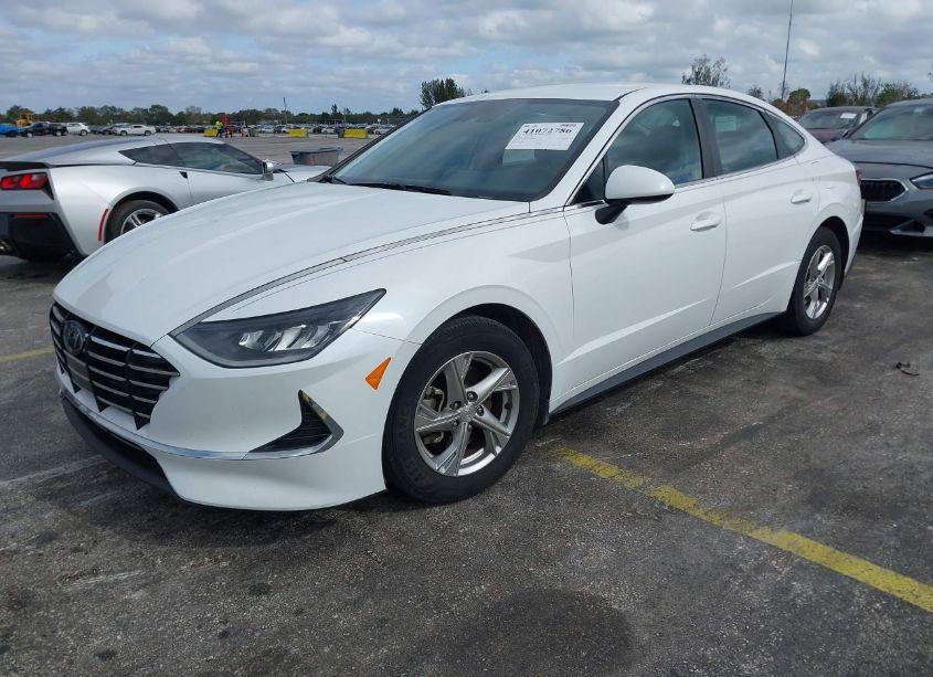 Photo 2 of 2021 Hyundai Sonata SE (VIN 5NPEG4JA0MH104321)