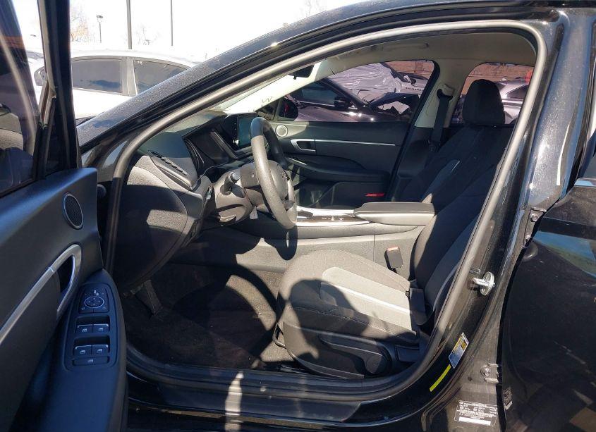 Photo 5 of 2021 Hyundai Sonata SE (VIN 5NPEG4JA0MH105050)