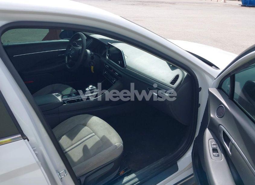 Photo 5 of 2021 Hyundai Sonata SE (VIN 5NPEG4JA2MH128068)