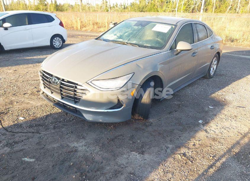 Photo 2 of 2020 Hyundai Sonata SE (VIN 5NPEG4JA4LH007640)