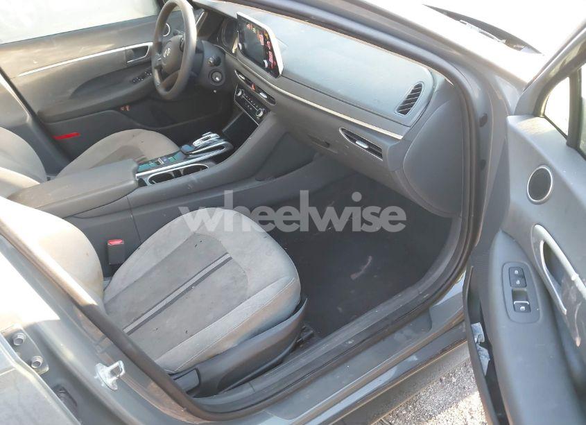 Photo 5 of 2020 Hyundai Sonata SE (VIN 5NPEG4JA4LH007640)