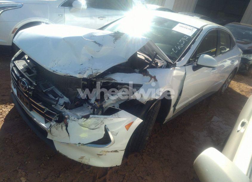 Photo 2 of 2021 Hyundai Sonata SE (VIN 5NPEG4JA4MH066592)