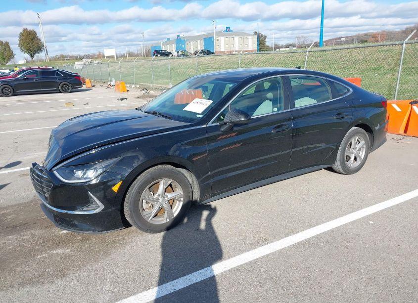 Photo 2 of 2021 Hyundai Sonata SE (VIN 5NPEG4JA4MH077401)