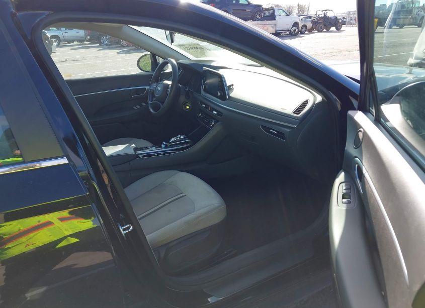Photo 5 of 2021 Hyundai Sonata SE (VIN 5NPEG4JA4MH077401)