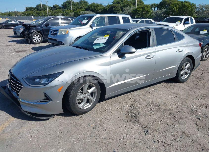 Photo 2 of 2020 Hyundai Sonata SE (VIN 5NPEG4JA5LH060136)