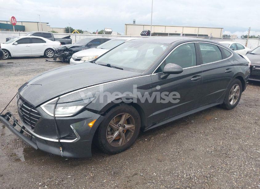 Photo 2 of 2021 Hyundai Sonata SE (VIN 5NPEG4JA5MH068643)