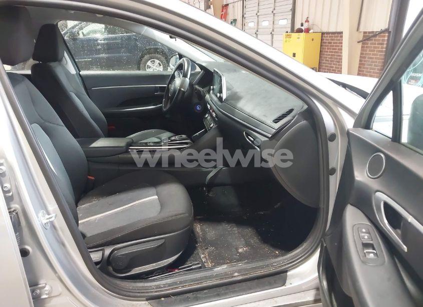 Photo 5 of 2021 Hyundai Sonata SE (VIN 5NPEG4JA5MH077827)