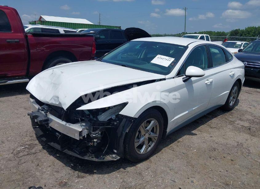 Photo 2 of 2021 Hyundai Sonata SE (VIN 5NPEG4JA5MH090996)