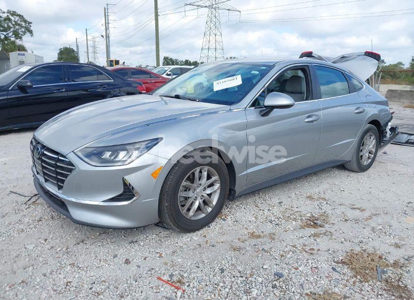 Photo 2 of 2020 Hyundai Sonata SE (VIN 5NPEG4JA6LH057181)