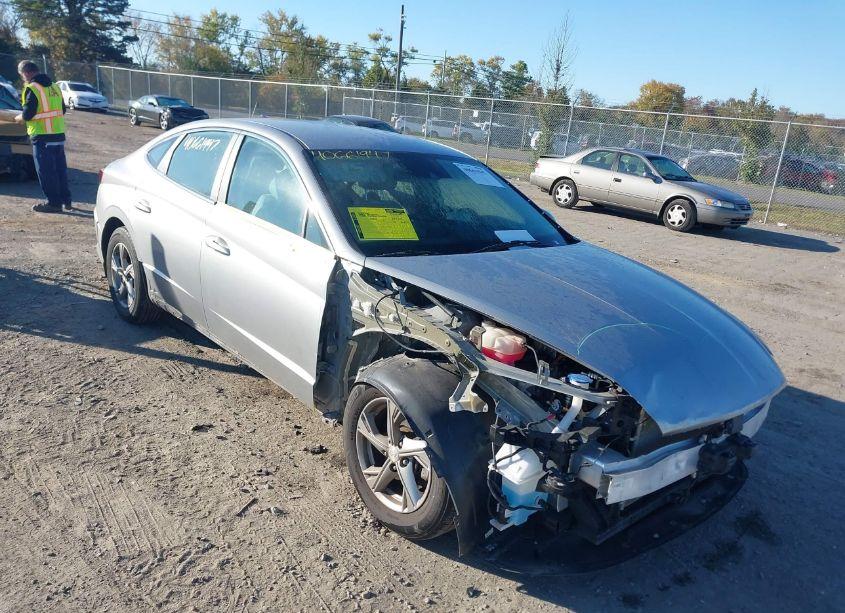 2022 Hyundai Sonata SE (VIN 5NPEG4JA6NH135347) main photo