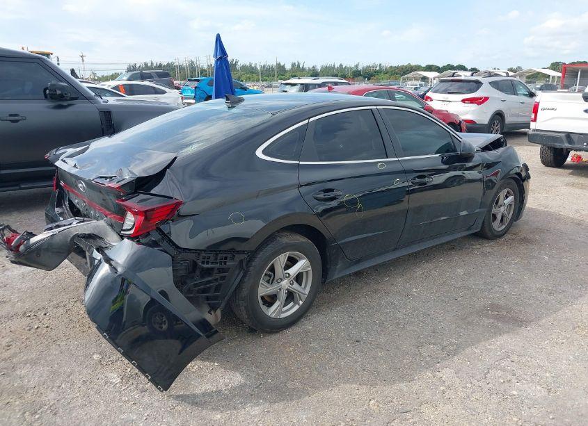 Photo 4 of 2022 Hyundai Sonata SE (VIN 5NPEG4JA6NH145506)