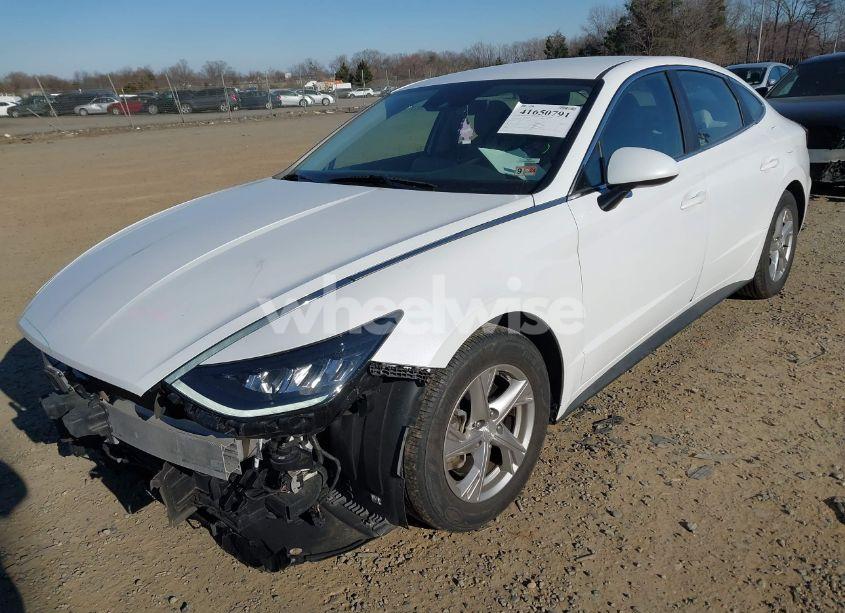 Photo 2 of 2021 Hyundai Sonata SE (VIN 5NPEG4JA7MH077179)