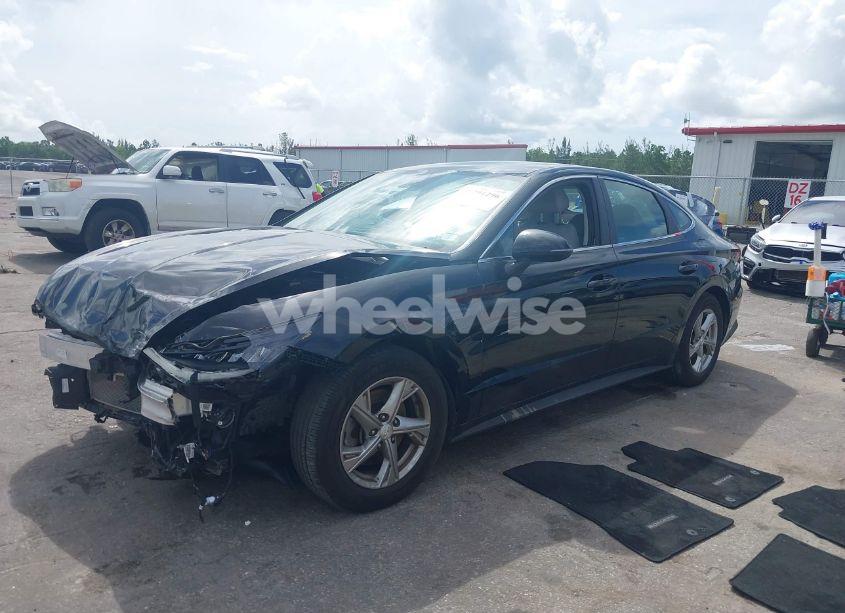 Photo 2 of 2022 Hyundai Sonata SE (VIN 5NPEG4JA7NH147572)