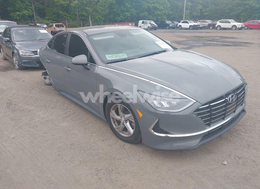 2020 Hyundai Sonata SE (VIN 5NPEG4JA8LH042665) main photo